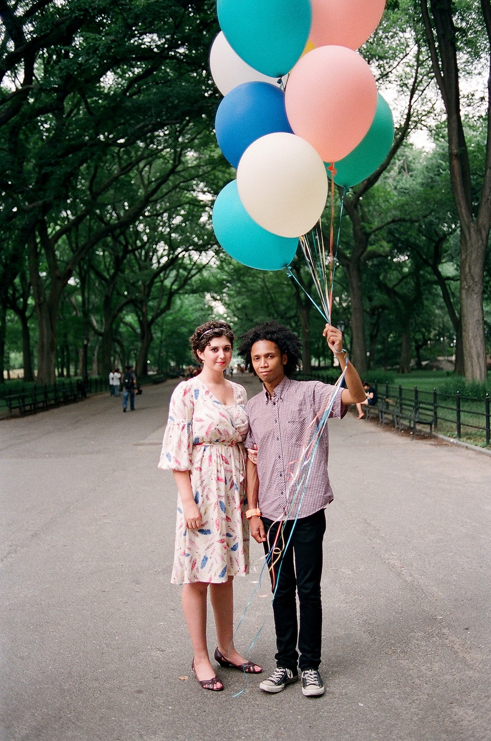 WWBM couple in central park with large balloons