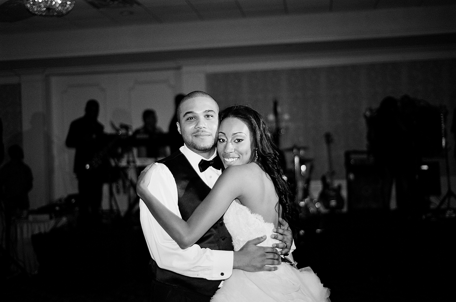 wedding couple dancing reception
